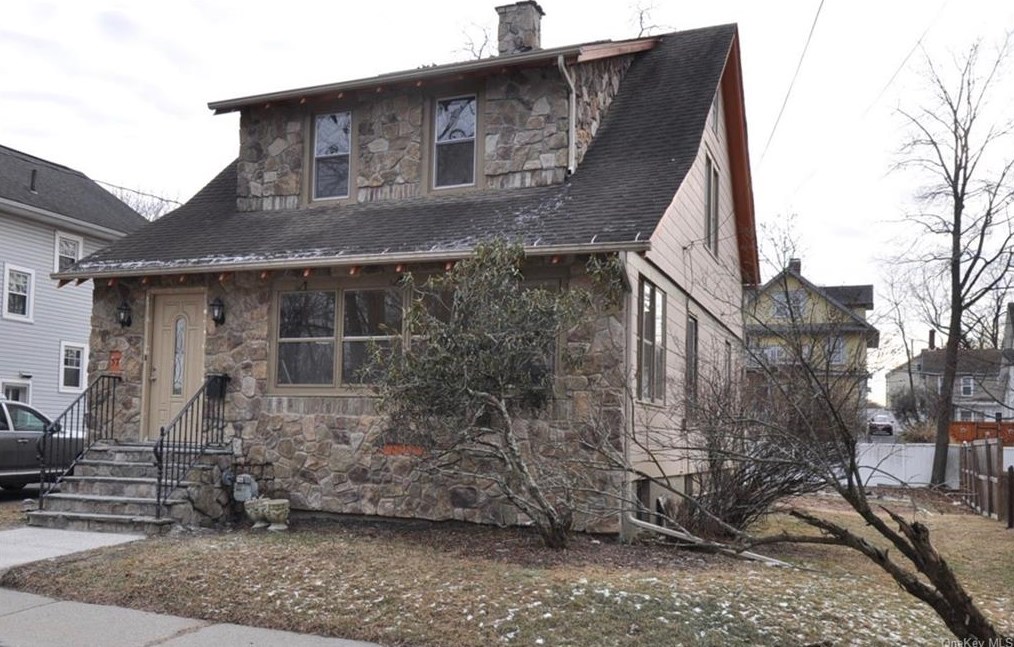 57 Liberty St, Middletown, NY 10940