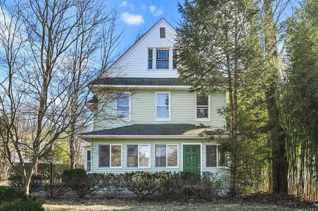 65 Viola Rd, Airmont, NY 10901