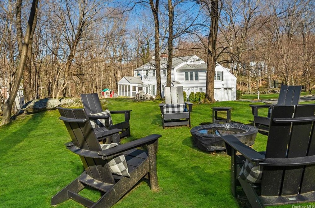 60 Campfire Rd, Chappaqua, NY 10514