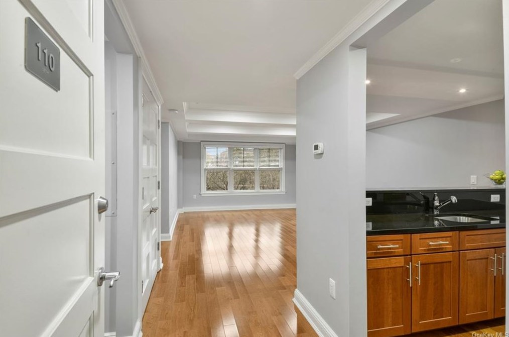 225 Stanley Ave #110, Mamaroneck, NY 10543