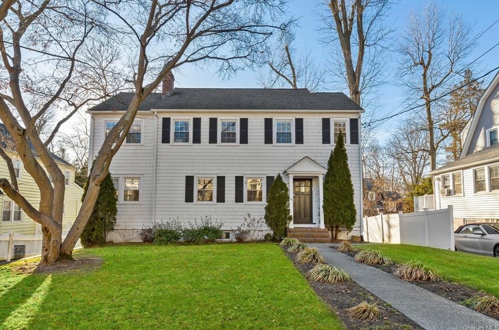 201 Davis Ave, White Plains, NY 10605