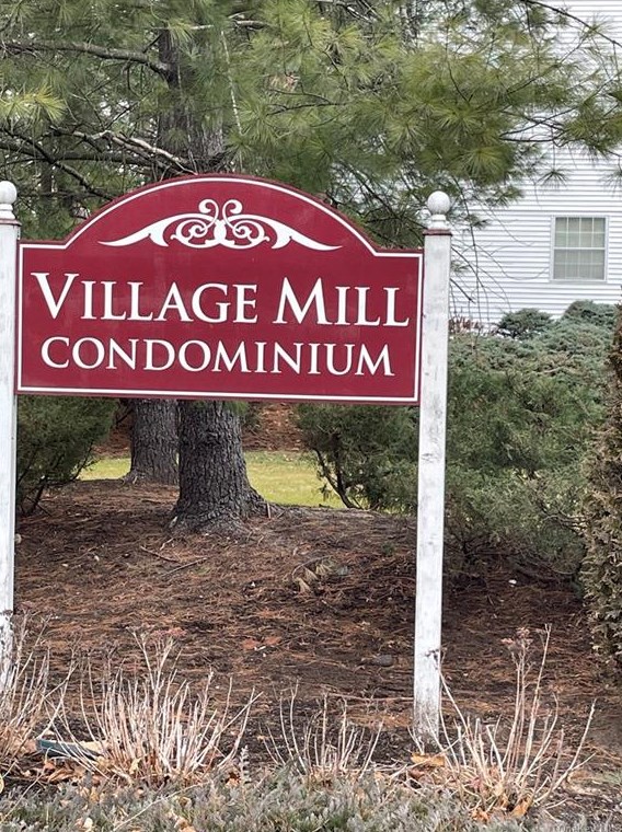 6 Village Ml, Haverstraw, NY 10927-1061