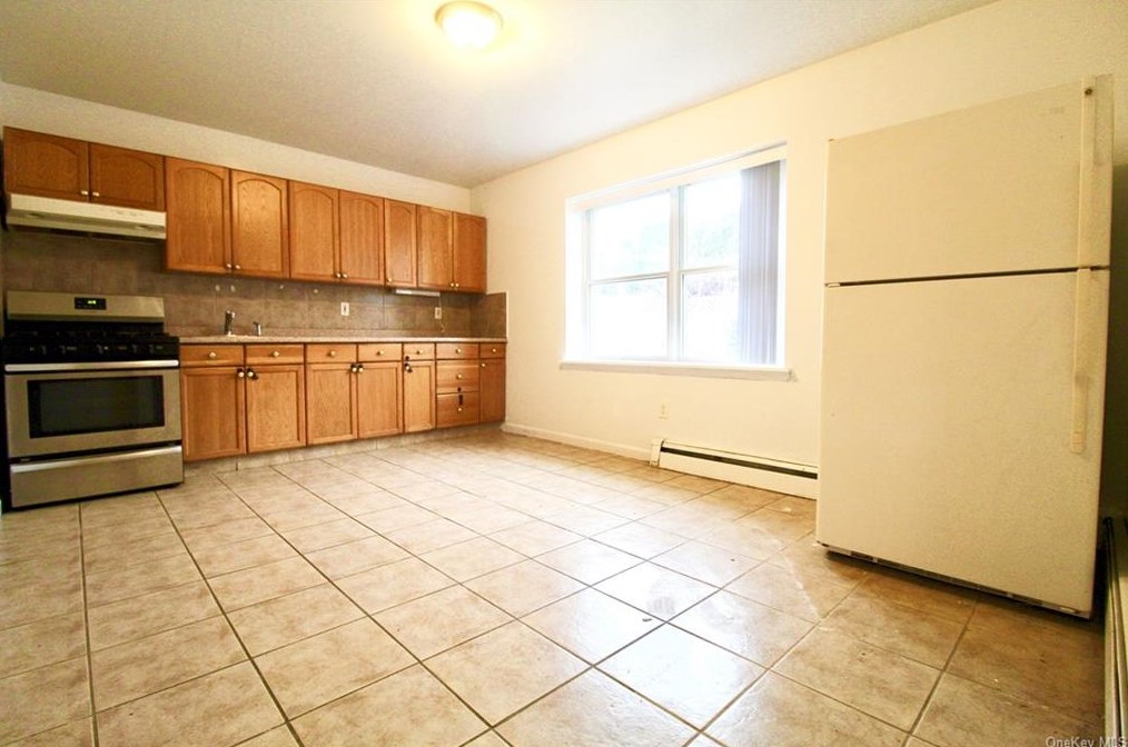 29 Brewster Ave, Yonkers NY  10701-6312 exterior