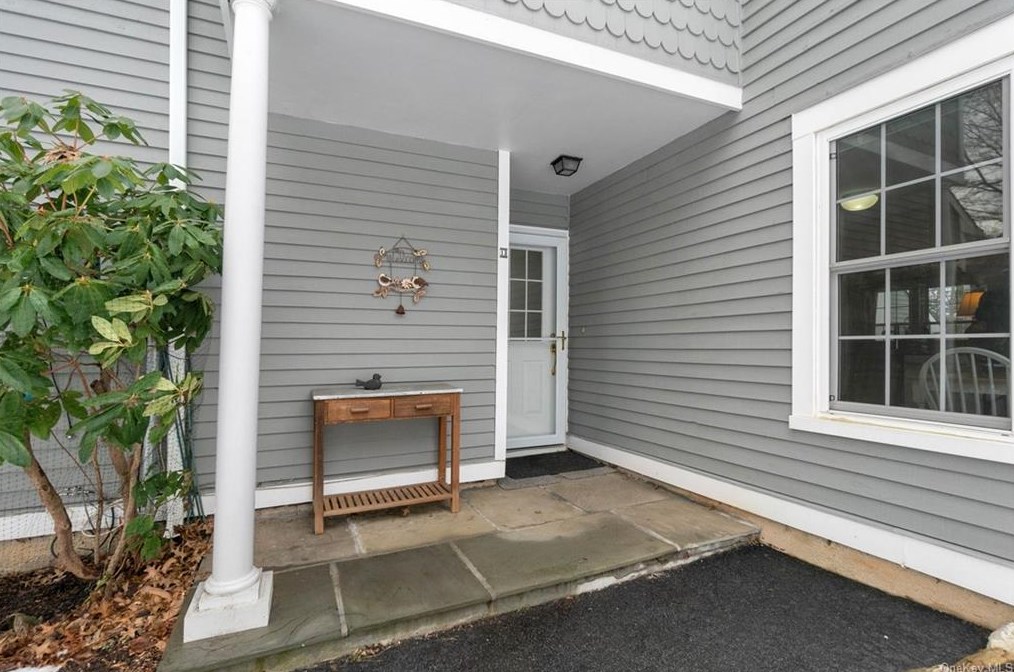 21 Croton Lake Rd #13, Katonah, NY 10536