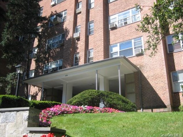 235 Garth Rd #e4g, Scarsdale, NY 10583