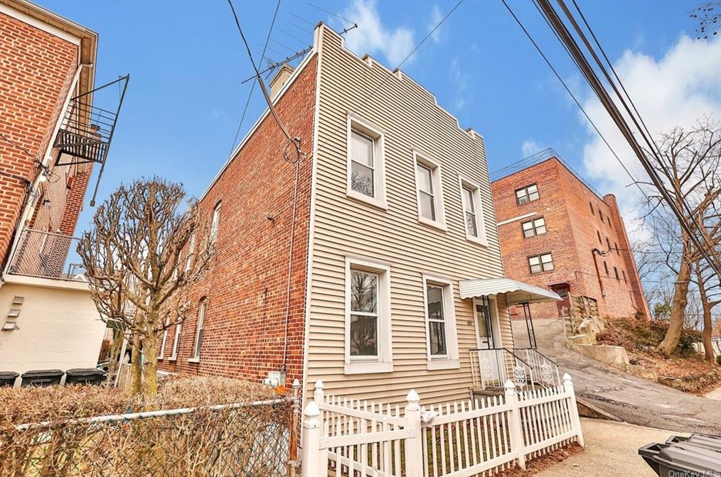 60 Fortfield Ave #2, Yonkers, NY 10701