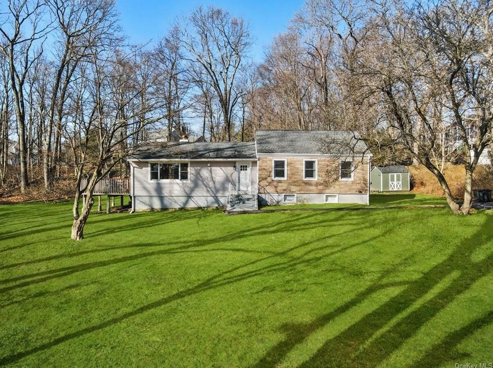 1487 Hayes Dr, Yorktown Hgts, NY 10598