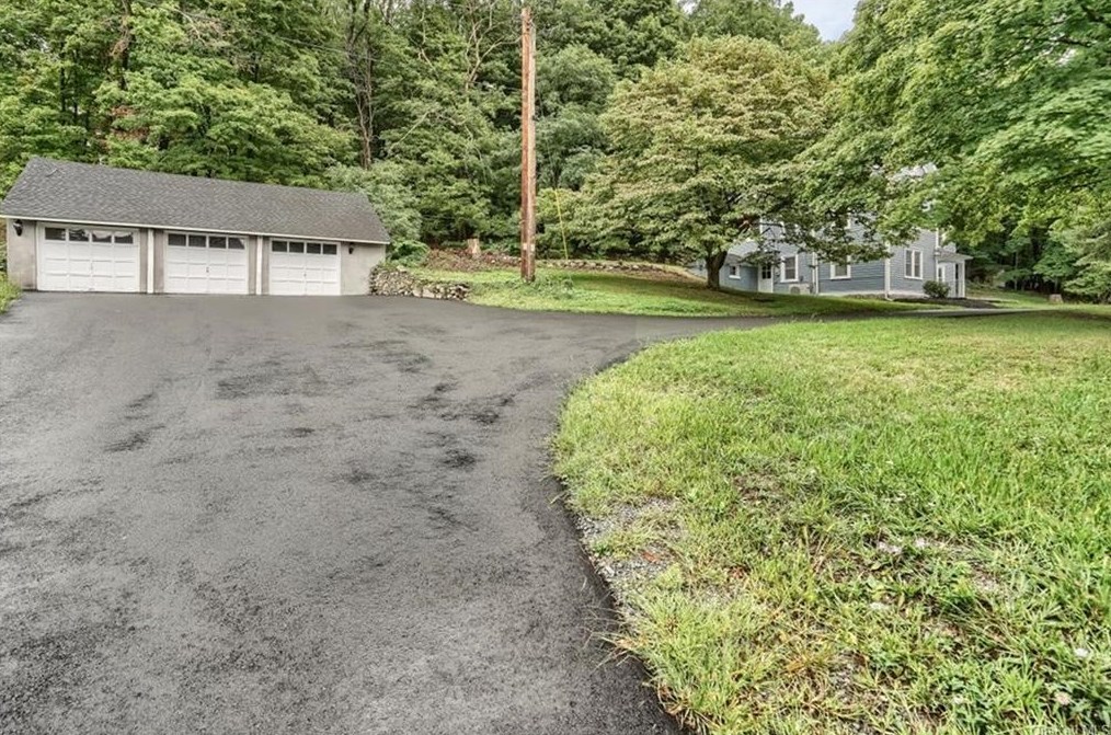 651 Angola Rd, Highland Mills, NY 10930