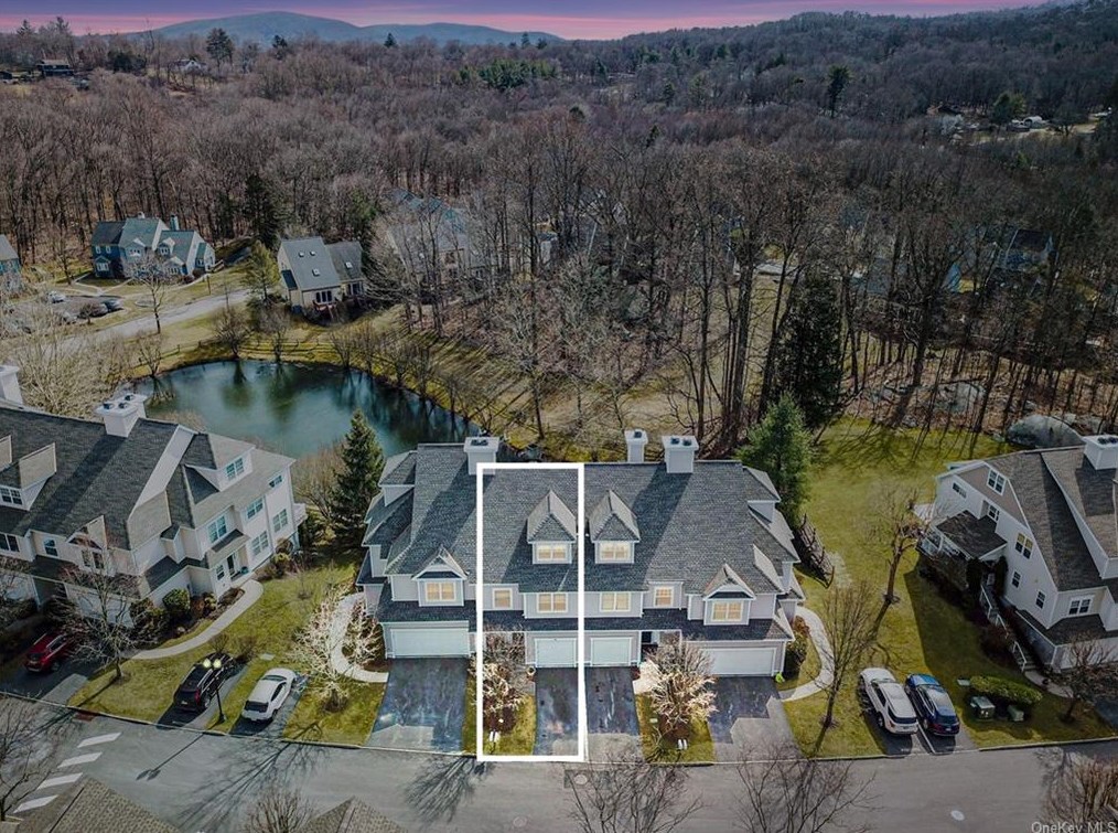 161 Underhill Ln, Peekskill, NY 10566-6926