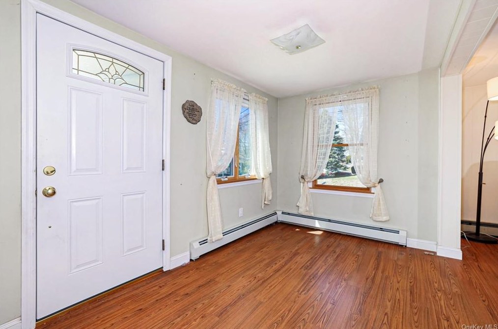 1674 Central St, Yorktown Hgts, NY 10598
