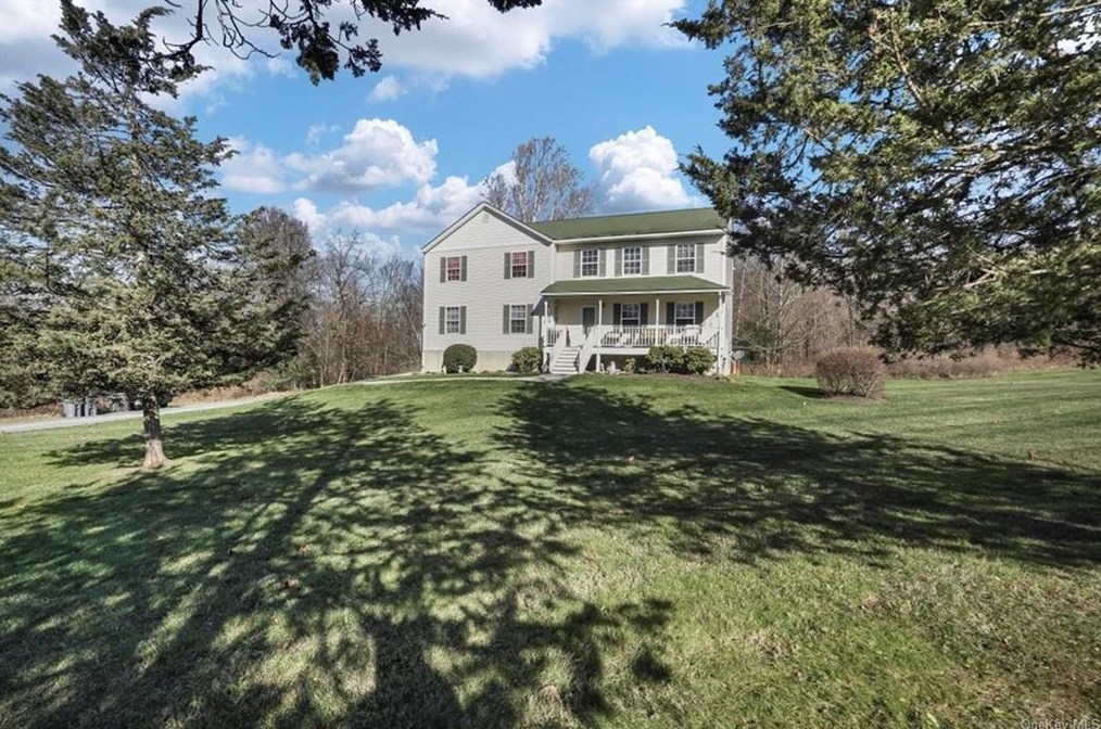 1 Bel Air Dr, Wallkill NY  exterior