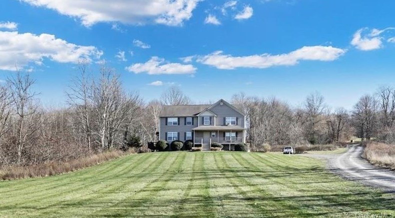 1 Bel Air Dr, Wallkill NY  exterior