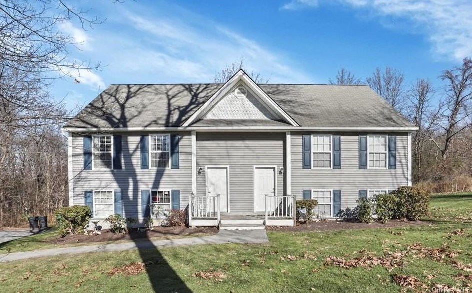 1 Bel Air Dr, Wallkill, NY 12589