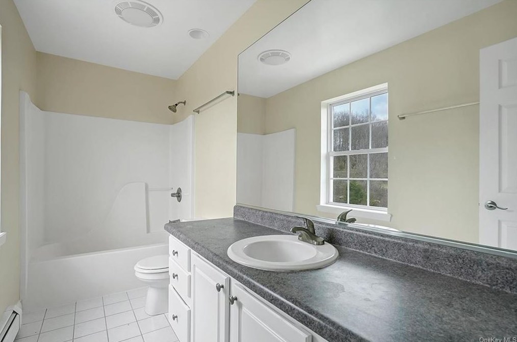 1 Bel Air Dr, Wallkill NY  exterior