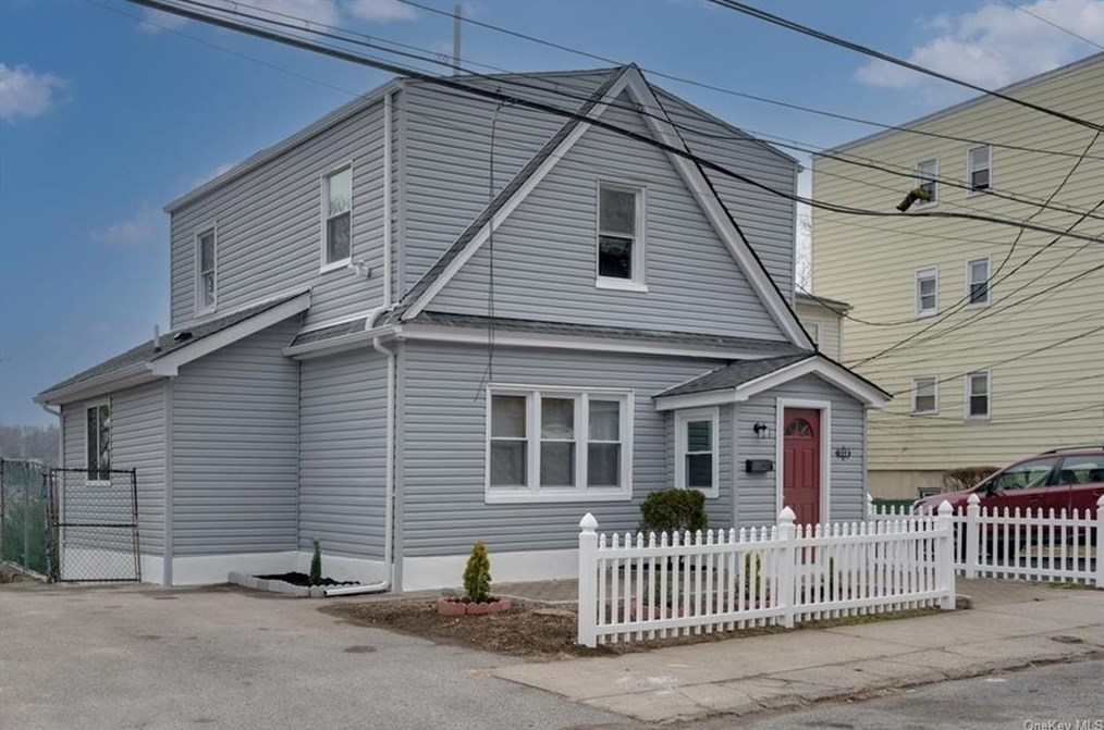 302 Edwards Pl, Yonkers, NY 10703