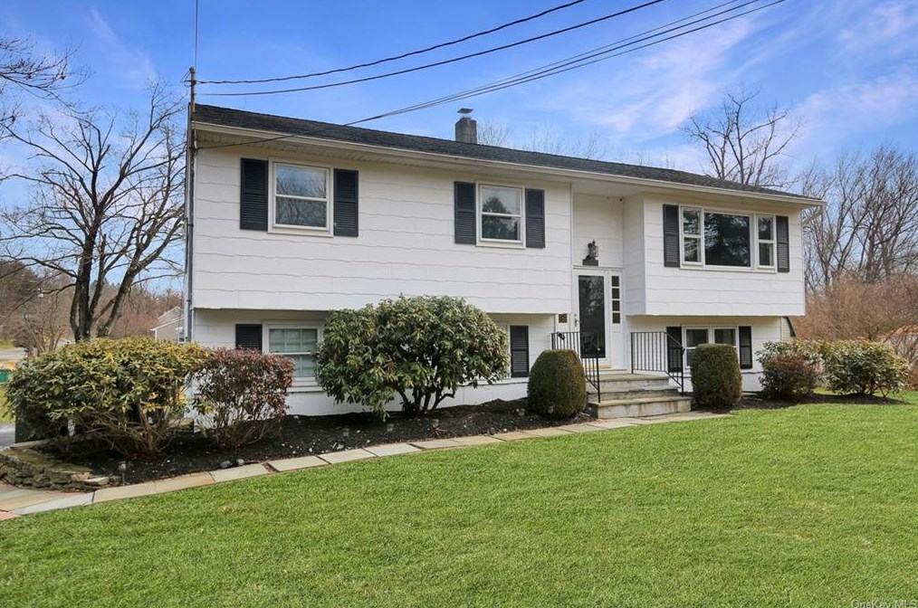 158 Dykeman Rd, Kent Lakes, NY 10512
