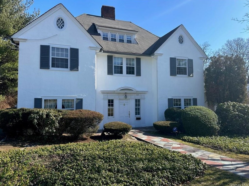 164 Pondfield Rd, Yonkers, NY 10708-4811