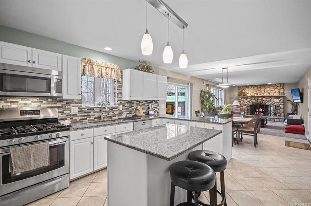 15 Spinnaker Ct, Monroe NY  10950-4479 exterior