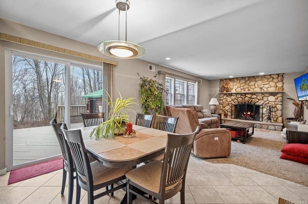 15 Spinnaker Ct, Monroe NY  10950-4479 exterior