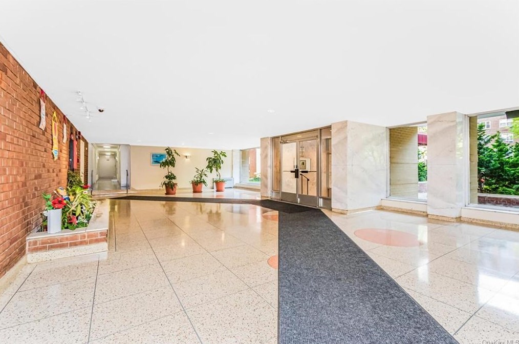 1 Sadore Ln Apt 3p, Yonkers, NY