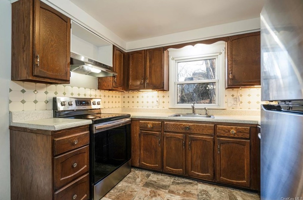 251 Towners Rd, Kent Lakes NY  10512-6301 exterior