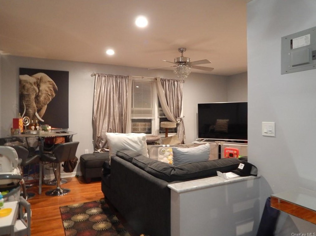 12 Wainwright Ave #2a, Yonkers, NY 10710
