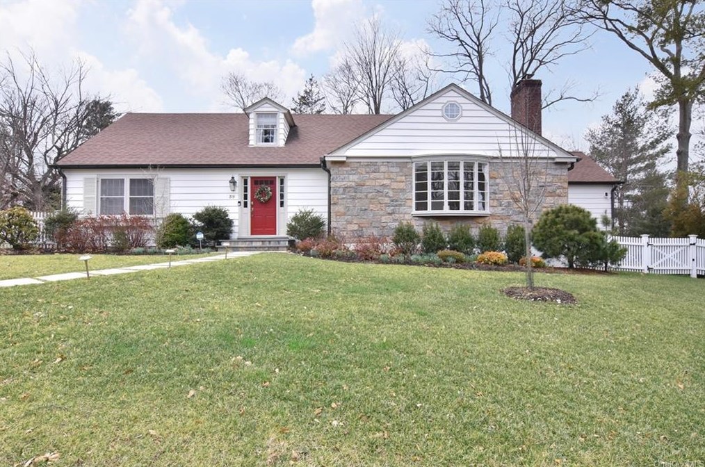 39 Brace Ter, Dobbs Ferry, NY 10522-2912