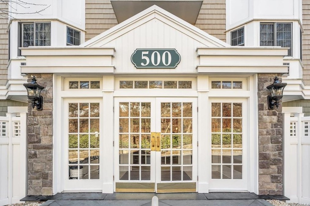 500 Pondside Dr #4e, White Plains, NY 10607
