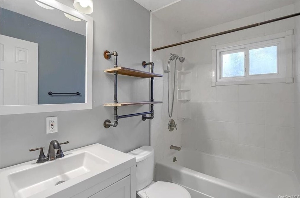 15 Dorothy Dr, Monroe NY  10950-4307 exterior