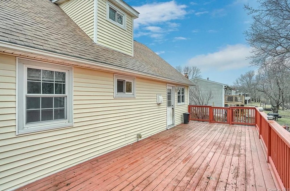 15 Dorothy Dr, Monroe NY  10950-4307 exterior