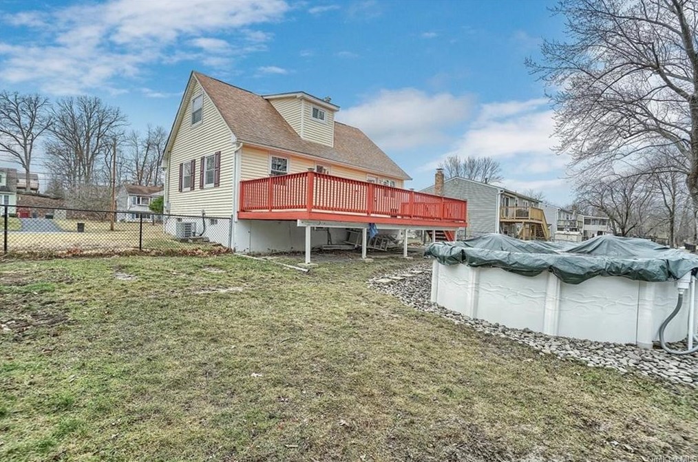 15 Dorothy Dr, Monroe NY  10950-4307 exterior