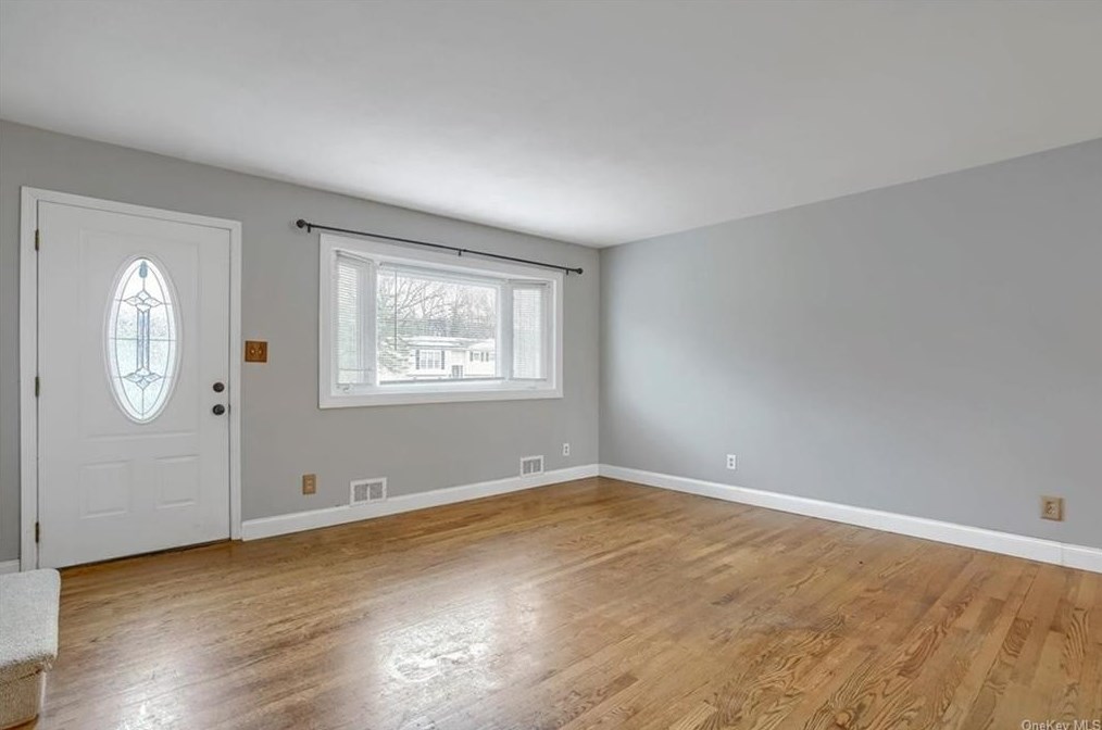 15 Dorothy Dr, Monroe NY  10950-4307 exterior