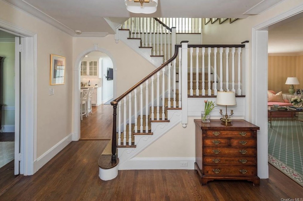 34 Sturgis Rd, Yonkers, NY 10708-5016