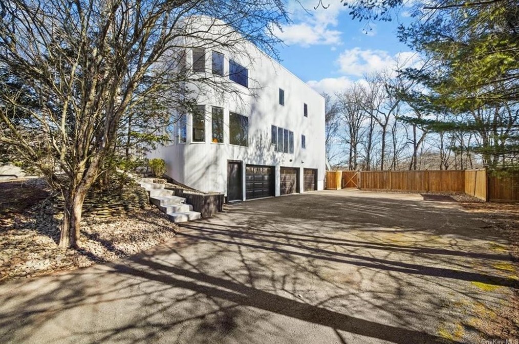 3 Frost Ct, New City, NY 10956-6658