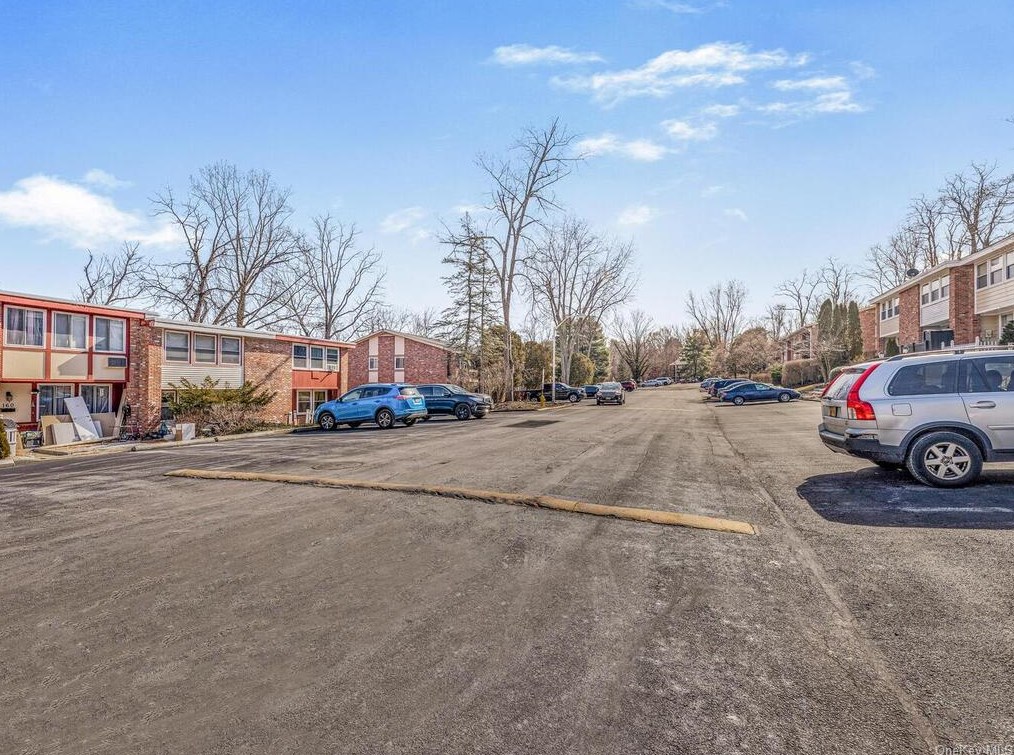 121 Rolling Way, Peekskill NY 10566-2471 exterior