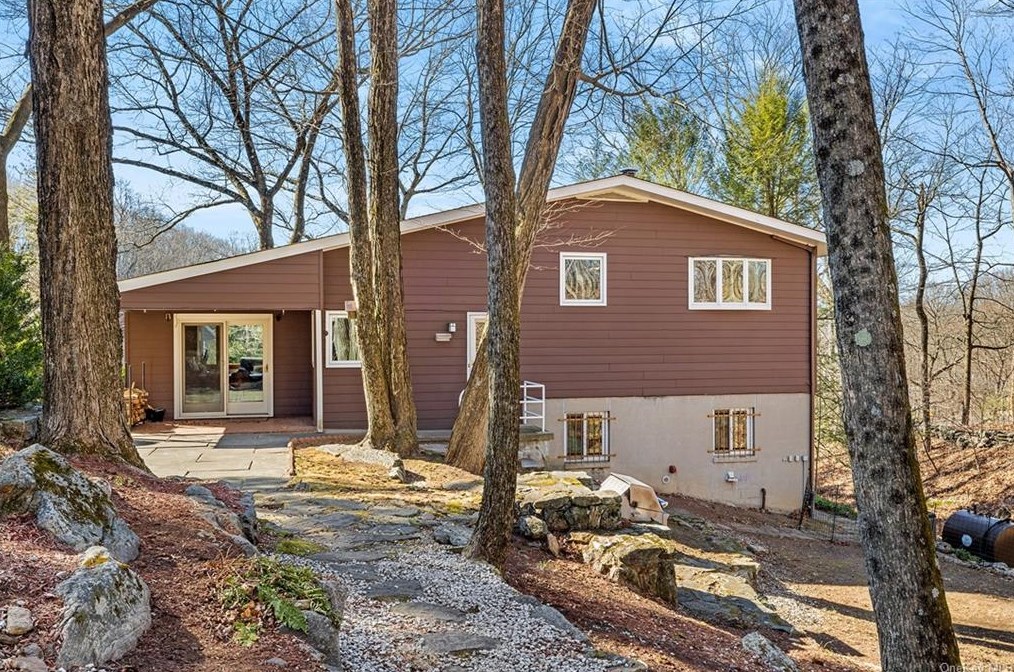 5 Deer Hill Ln, Briarcliff NY  10510-1801 exterior