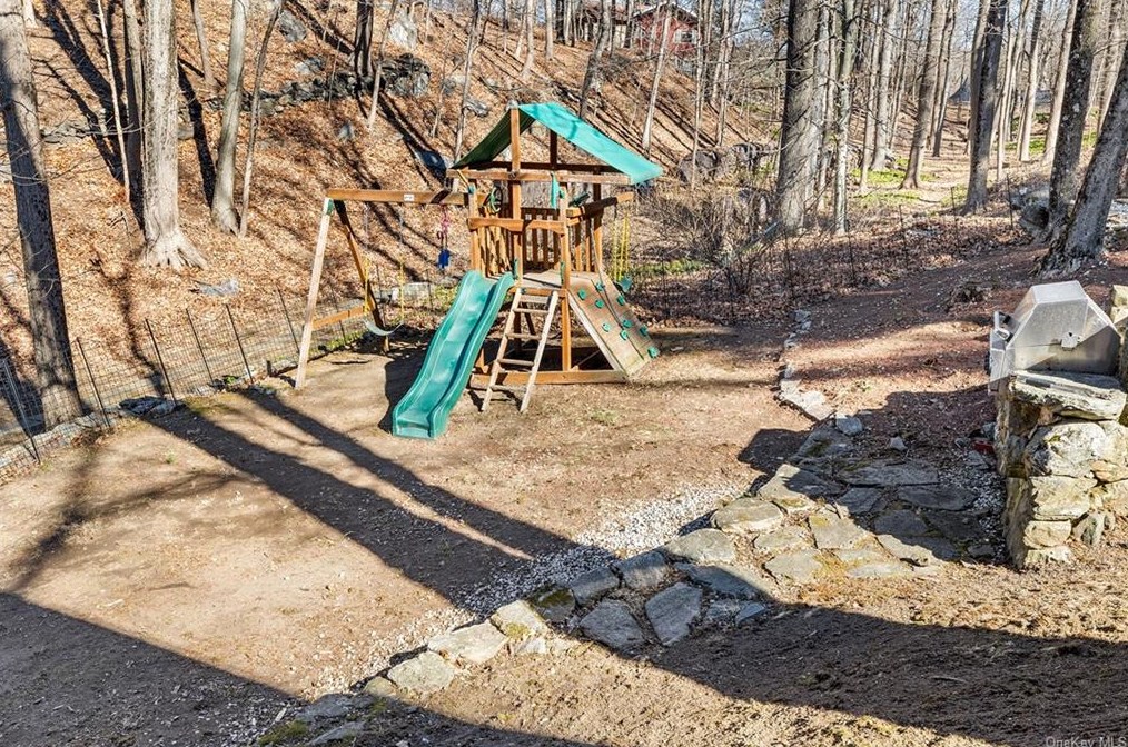 5 Deer Hill Ln, Briarcliff NY  10510-1801 exterior