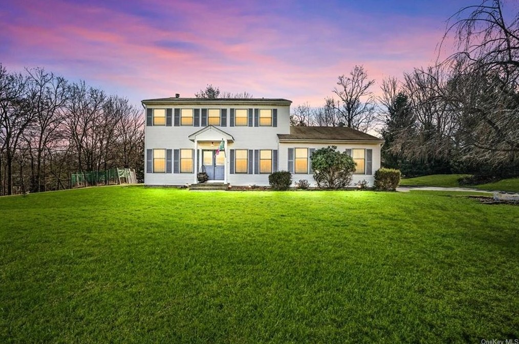12 Mountain View Ave, Airmont, NY 10901