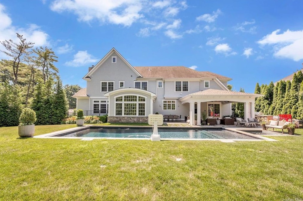 33 Meadow Rd, Scarsdale, NY 10583