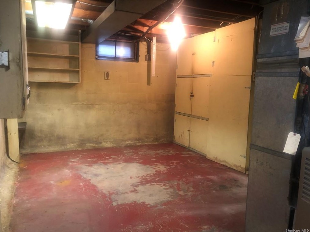 242 Concord Rd, Yonkers NY  10710-1823 exterior