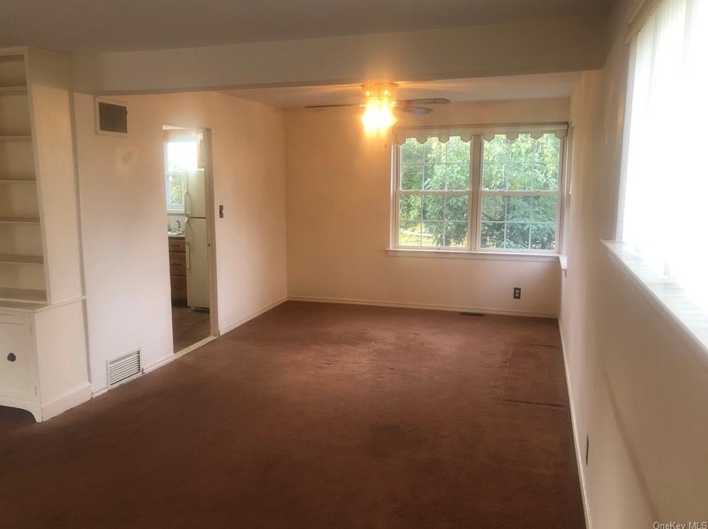 242 Concord Rd, Yonkers NY  10710-1823 exterior