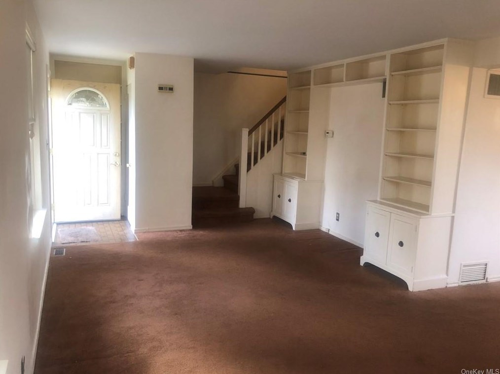 242 Concord Rd, Yonkers NY  10710-1823 exterior