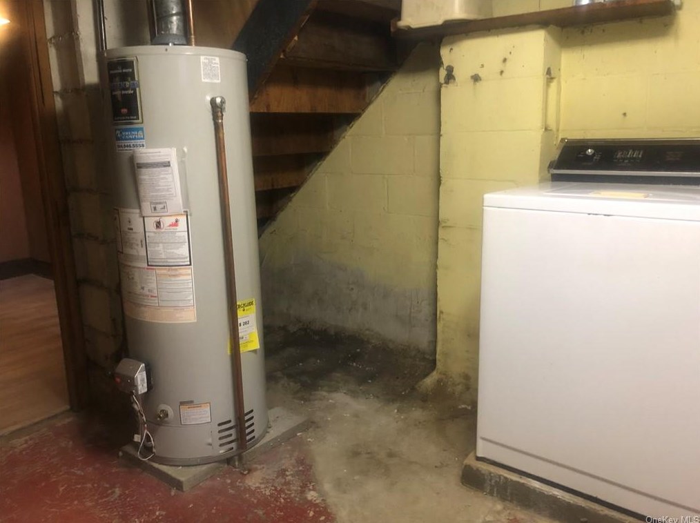 242 Concord Rd, Yonkers NY  10710-1823 exterior