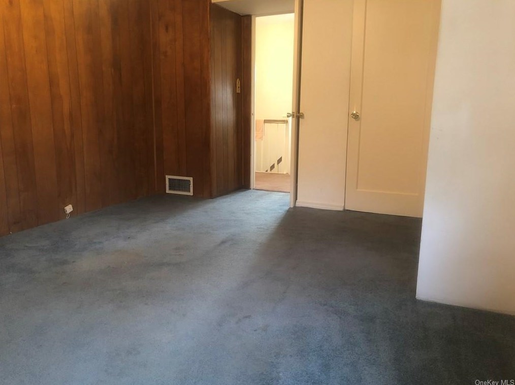 242 Concord Rd, Yonkers NY  10710-1823 exterior