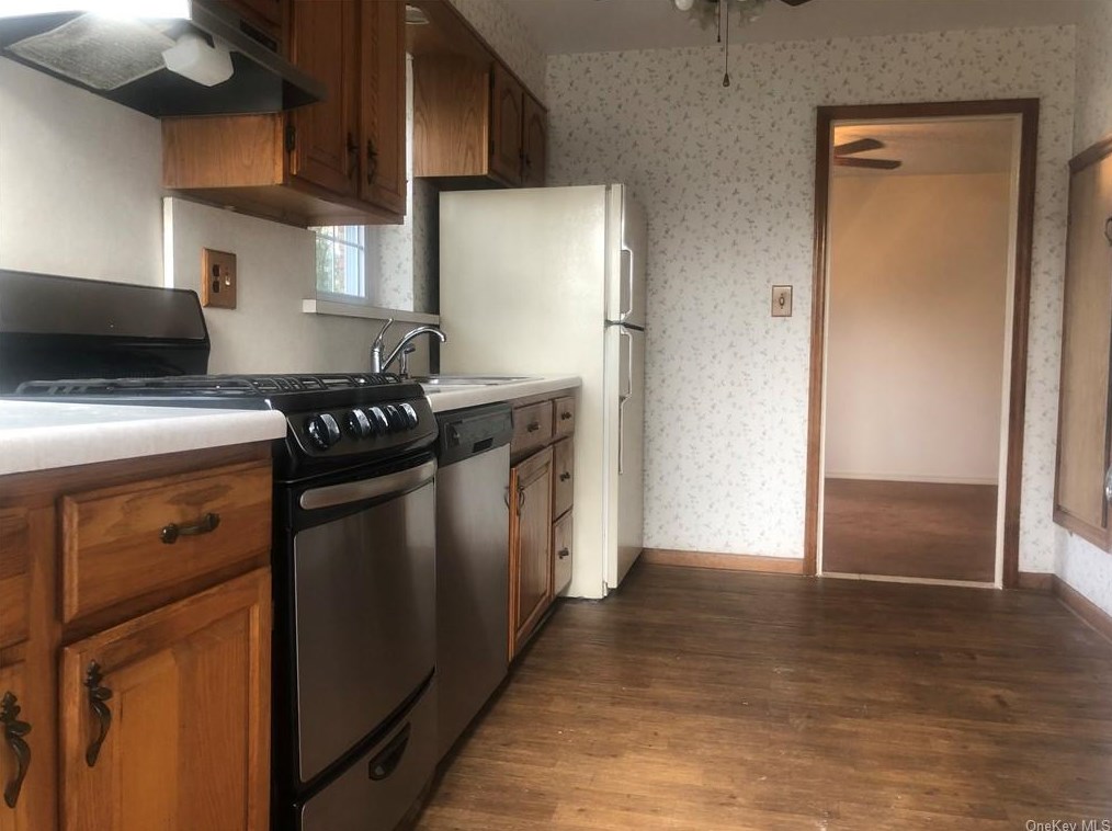 242 Concord Rd, Yonkers NY  10710-1823 exterior