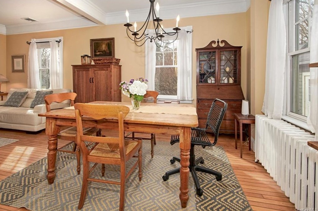 17 Van Wyck St, Croton On Hudson NY  10520-2525 exterior