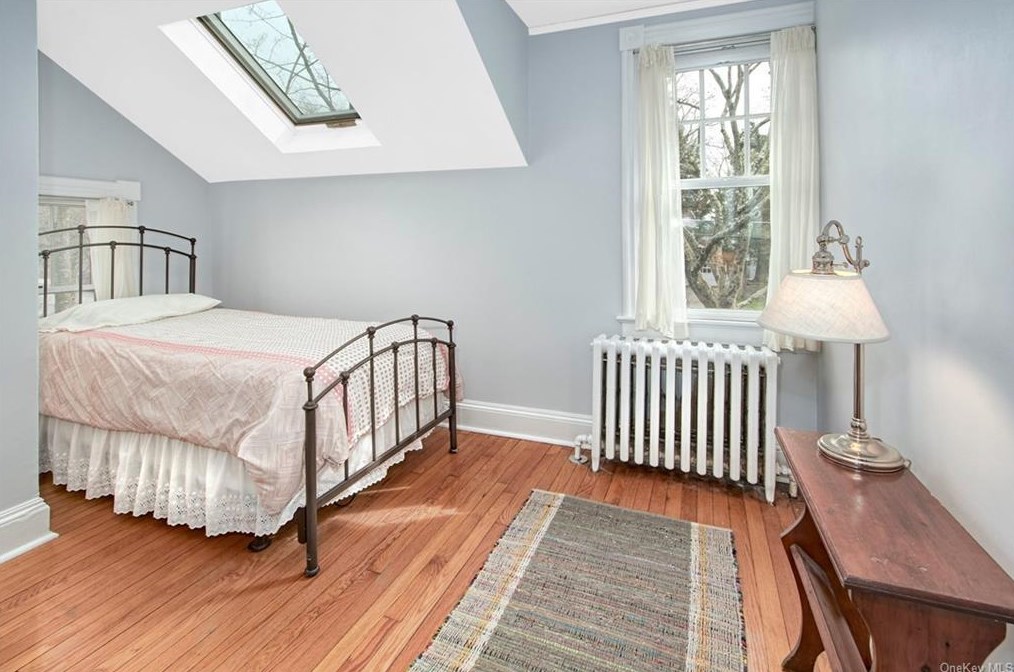 17 Van Wyck St, Croton On Hudson NY  10520-2525 exterior