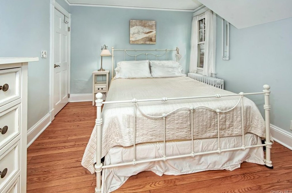 17 Van Wyck St, Croton On Hudson NY  10520-2525 exterior