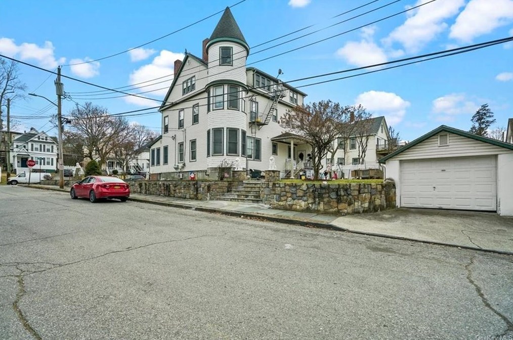 319 Lafayette Pl, Peekskill, NY 10566-4534