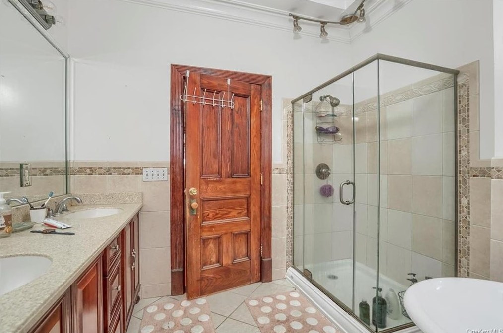 319 Lafayette Pl, Peekskill NY exterior